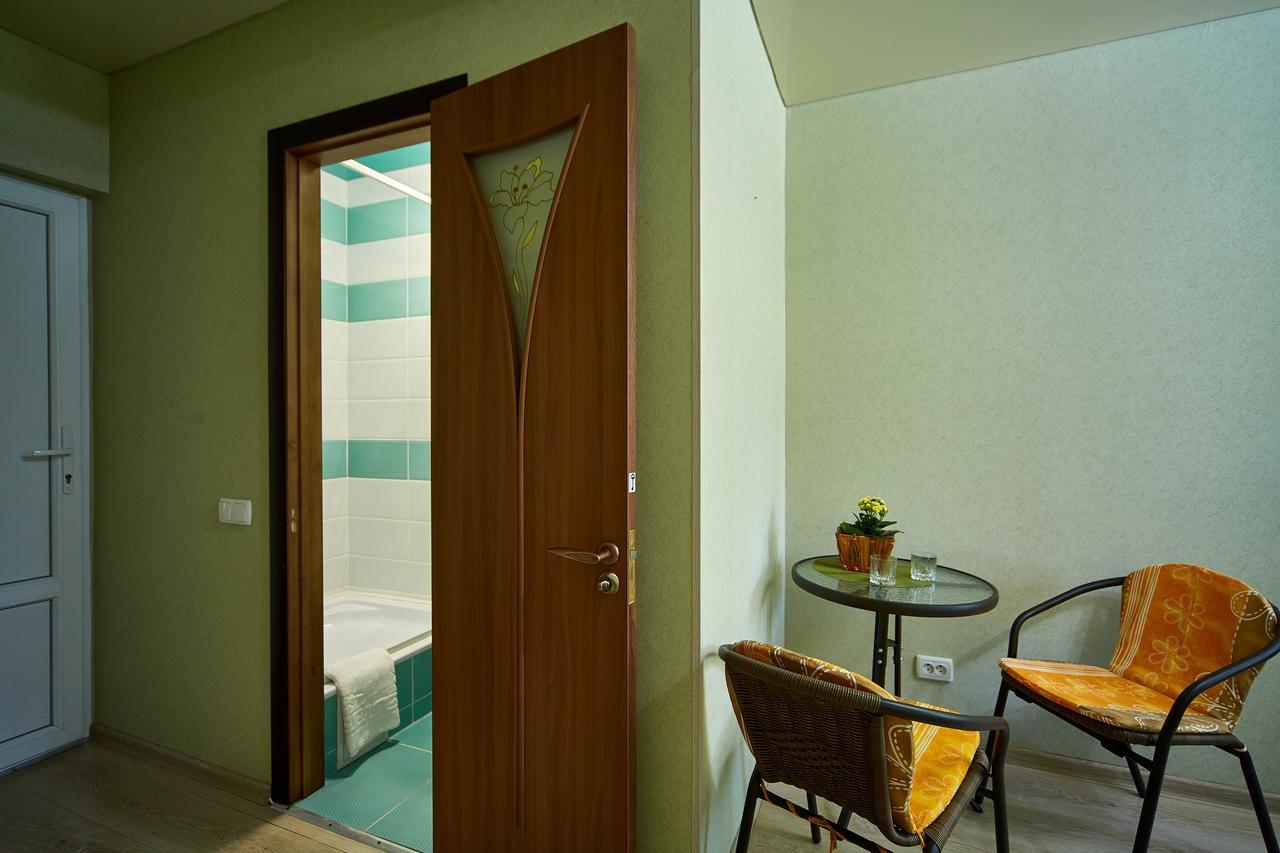 Domashniy Otel Kamyanets-Podilski Dış mekan fotoğraf